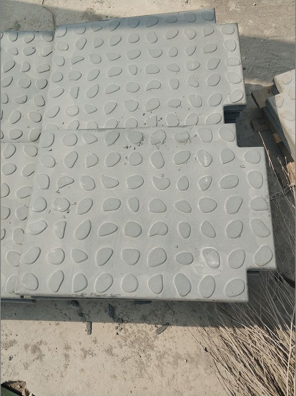 復(fù)合電纜溝蓋板多少錢？