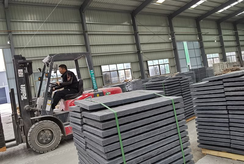 復(fù)合電纜溝蓋板的三個(gè)注意事項(xiàng)